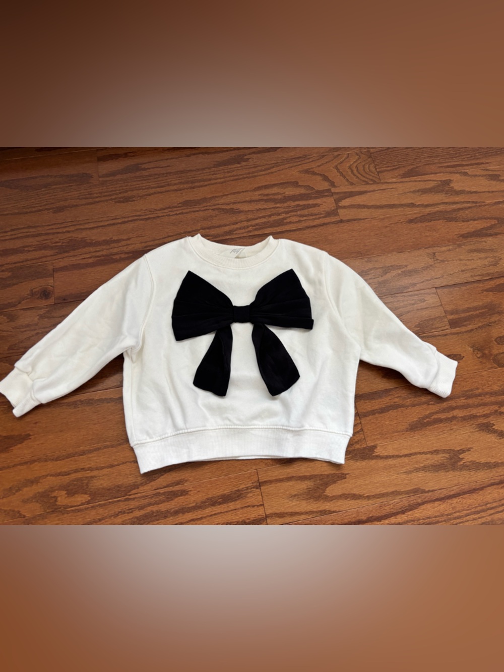 H&M Off-White Crewneck Sweatshirt